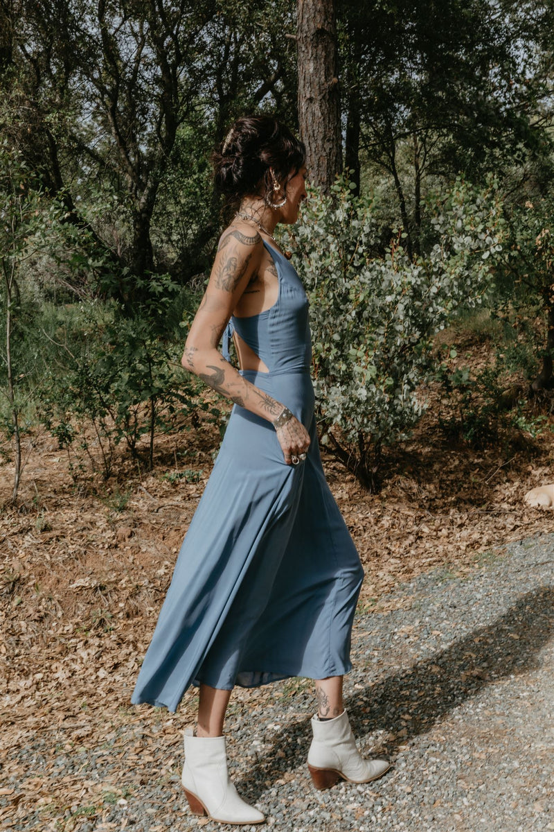 dress in blue day Meadow BB Challis – Field and zebra smocking Color:Sage White Flower Comfy Black Striped T-shirt robe bohème