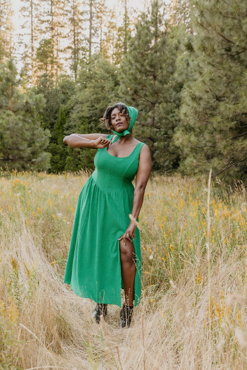 a green dress Long Agnes in & Black Gingham – Field Day A beautiful crochet dress shaped neckline and tie cute prom dresses Size:L: 10-12