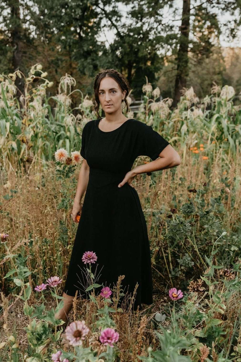 Bella Dress in Black M Bella Dress in Black M