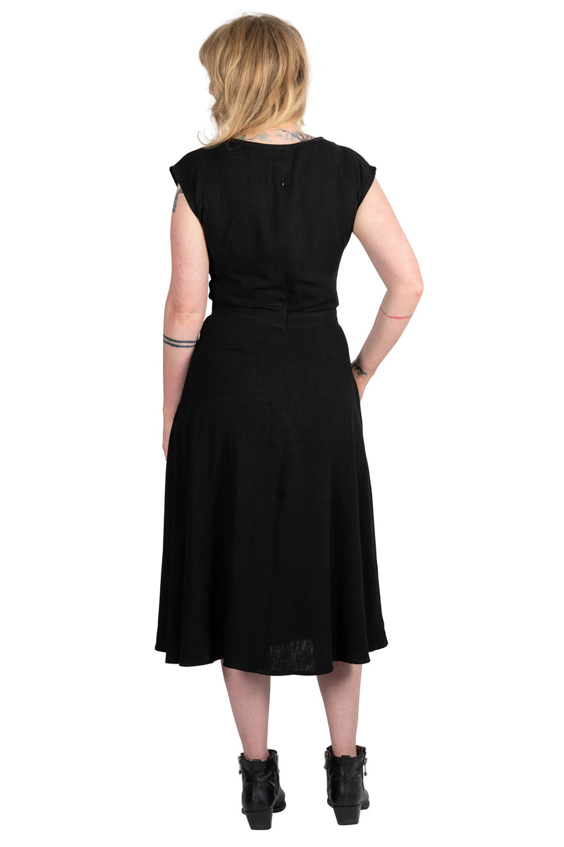 Xena Dress in Black Linen XXL Xena Dress in Black Linen XXL
