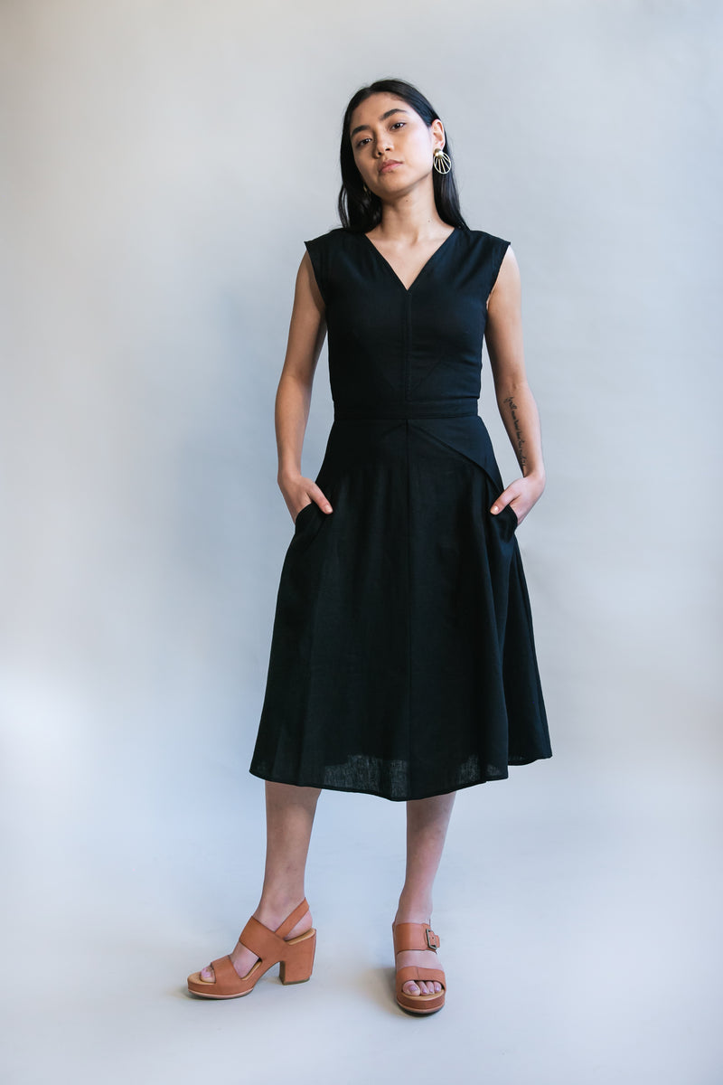 Xena Dress in Black Linen